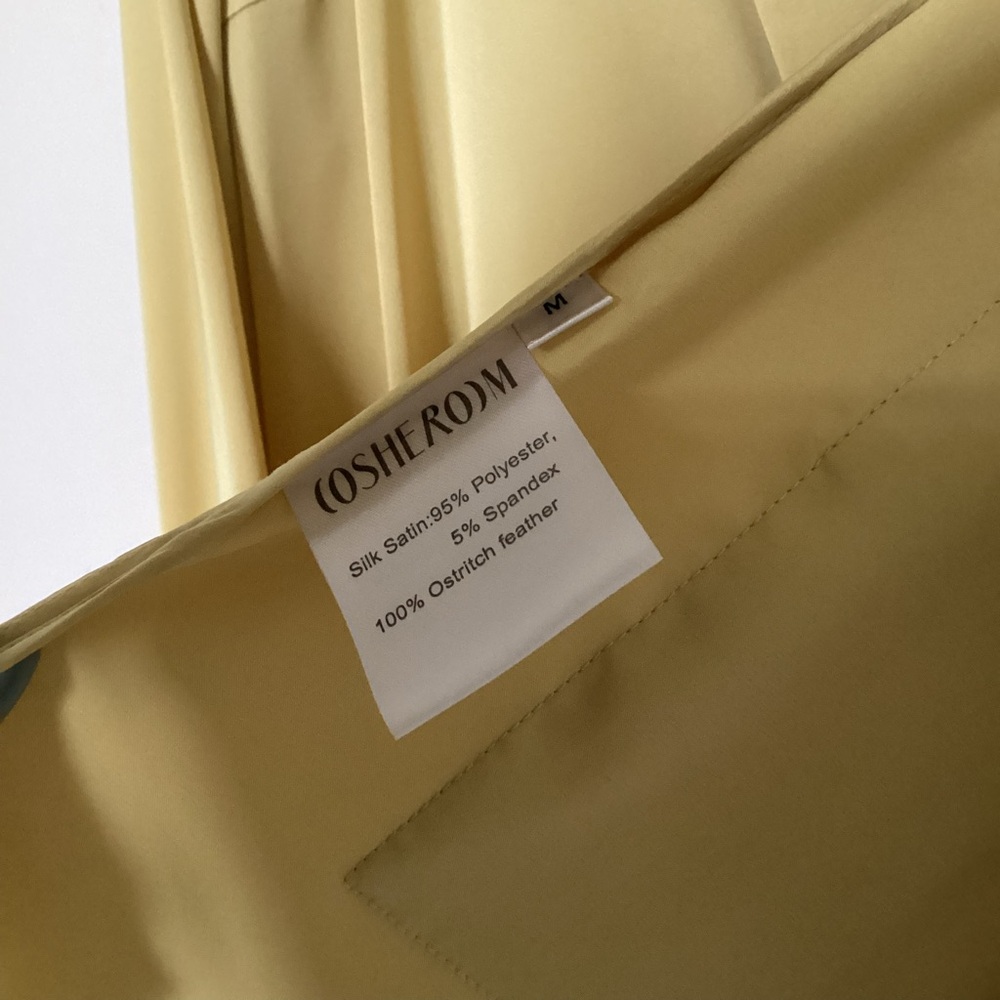 Chic Yellow Feather-Trimmed Suit Set - Picture 5 of 5